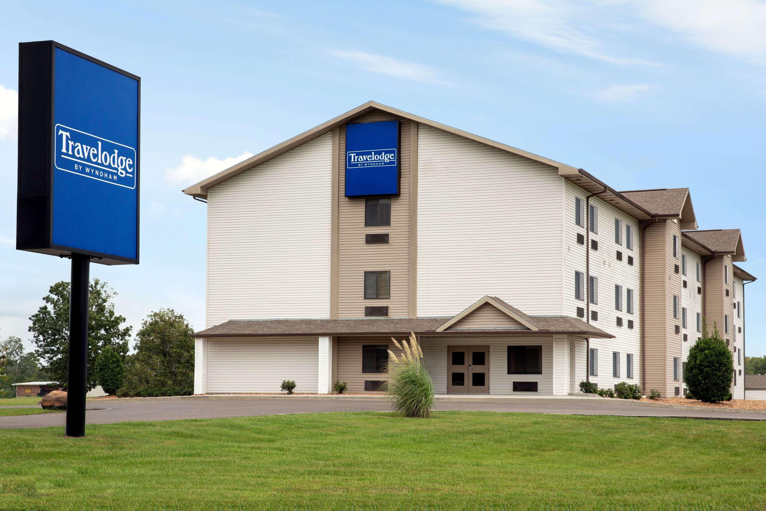 Travelodge By Wyndham Livonia Exteriör bild